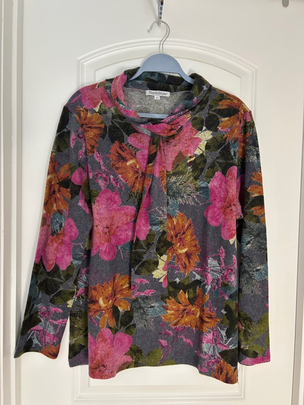 NWT NorthStyle Floral Tie-Neck Top - Pink, Orange & Gray.